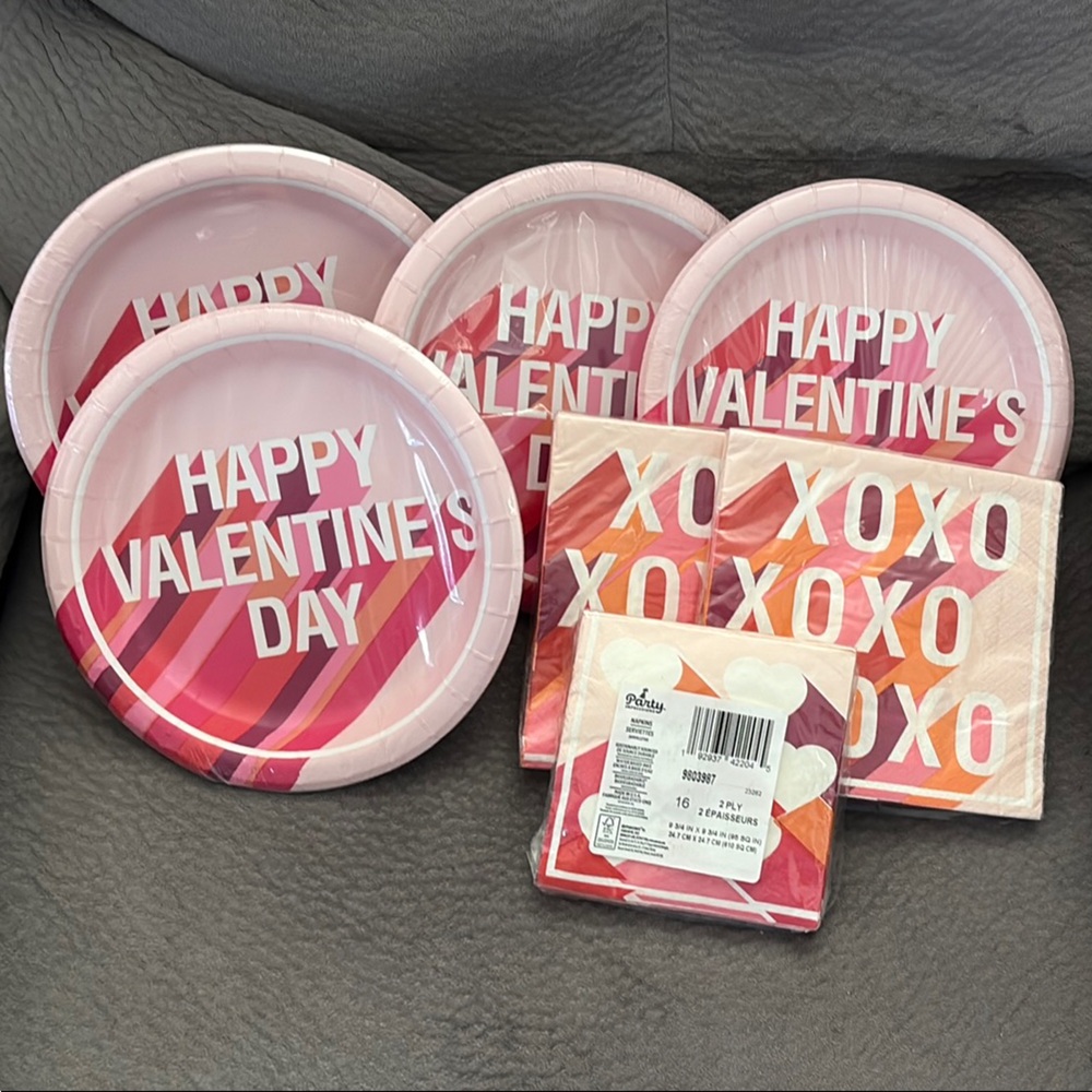 $sale$ Valentine's Day Party Plates and Napkins Set